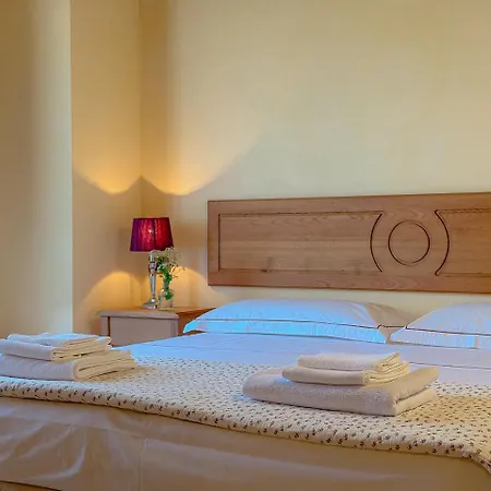 Borgo Belvederi - Country With Pool By Host Hero Daire