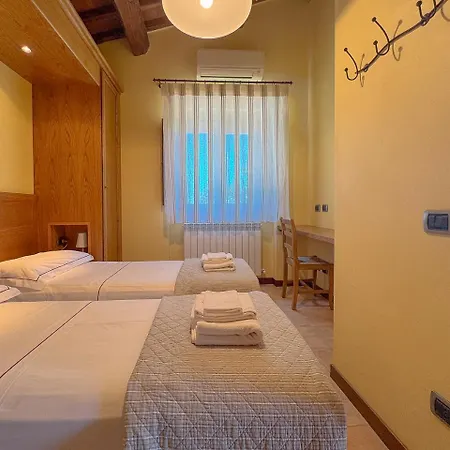 Daire Borgo Belvederi - Country With Pool By Host Hero Camerino
